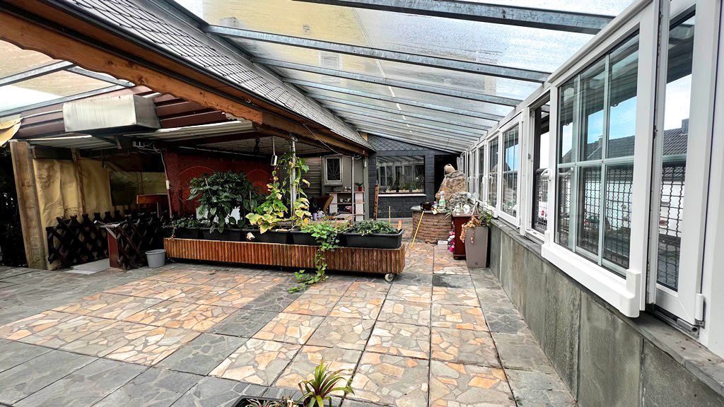 Wintergarten große EG Wohnung